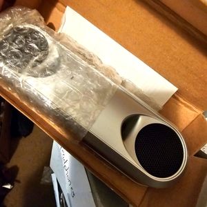 Desktop portable speaker